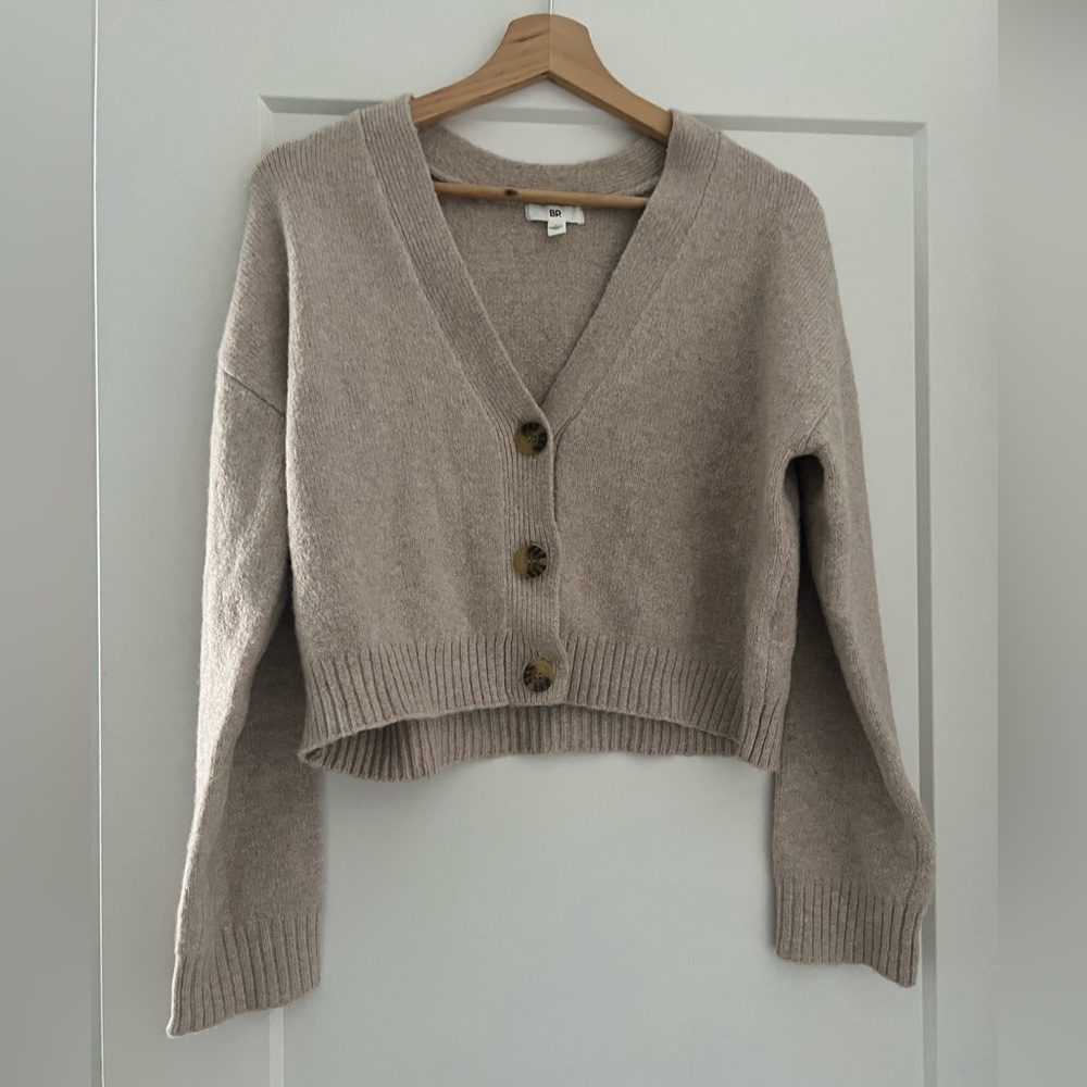 NWOT cropped cute button up sweater